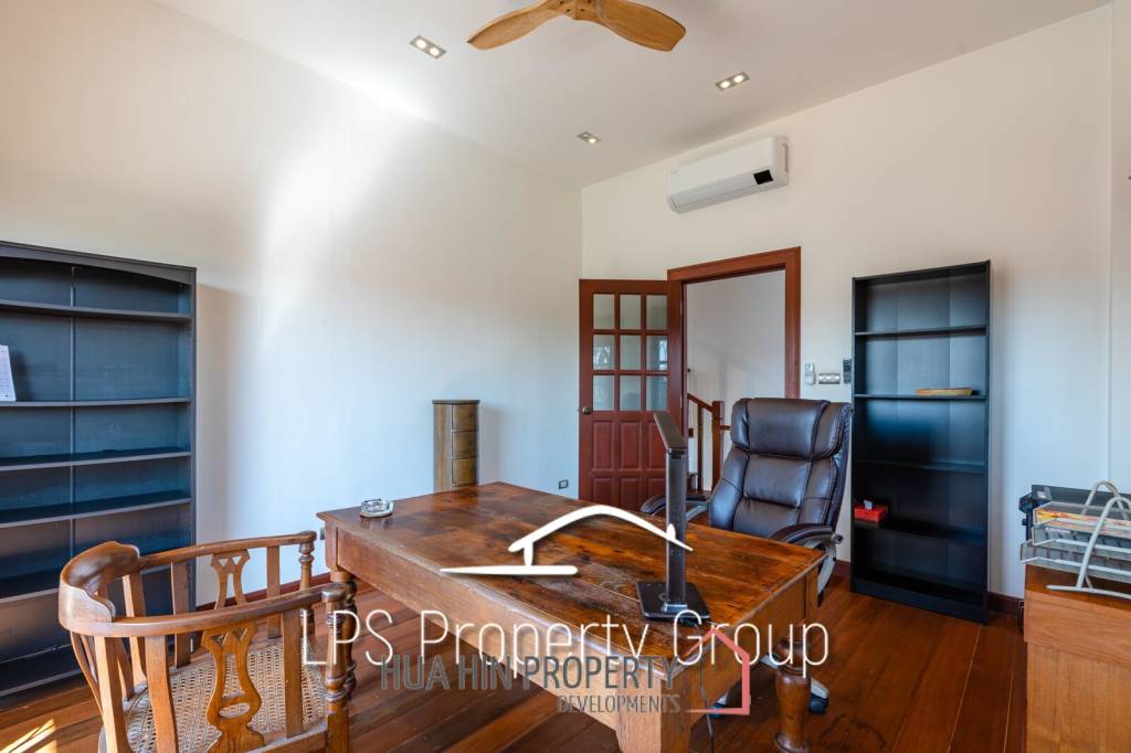 City Center 6 Bedroom Private Pool Villa For Sale on 1 Rai Land
