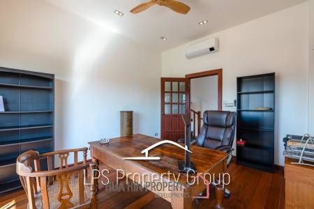 City Center 6 Bedroom Private Pool Villa For Sale on 1 Rai Land
