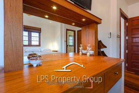 City Center 6 Bedroom Private Pool Villa For Sale on 1 Rai Land
