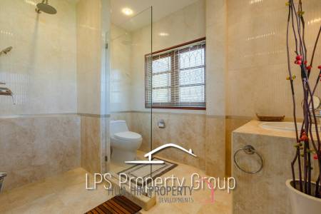 City Center 6 Bedroom Private Pool Villa For Sale on 1 Rai Land