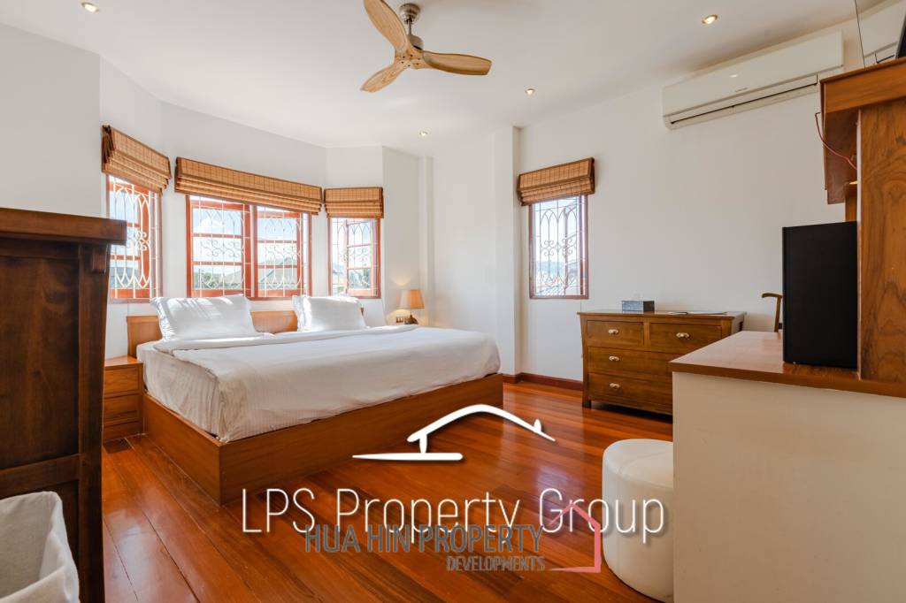 City Center 6 Bedroom Private Pool Villa For Sale on 1 Rai Land