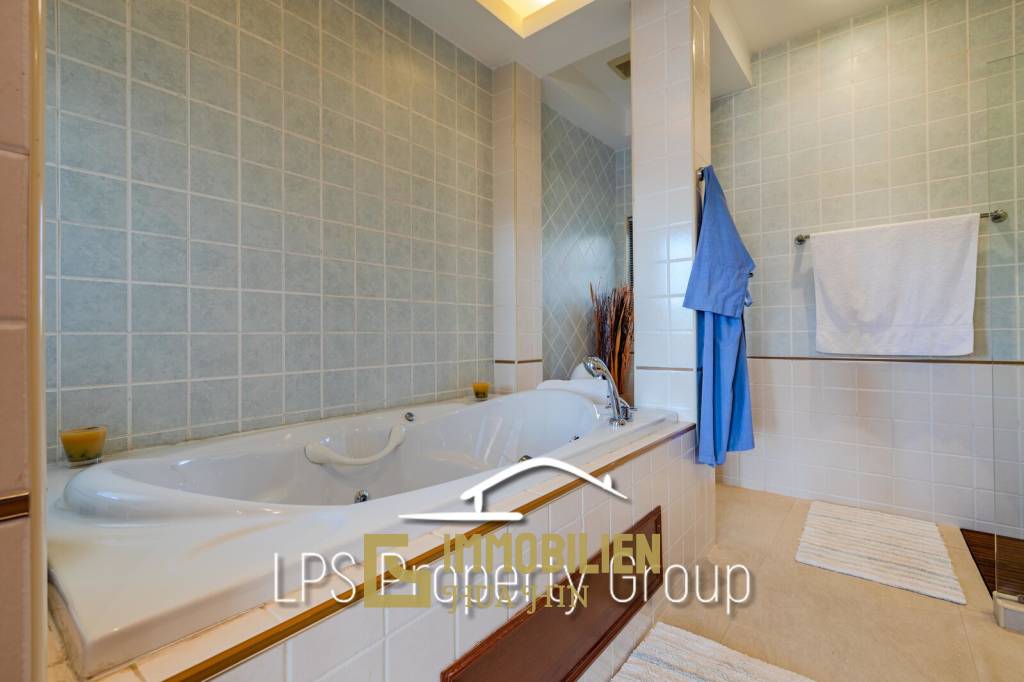 City Center 6 Bedroom Private Pool Villa For Sale on 1 Rai Land