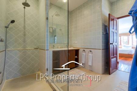 City Center 6 Bedroom Private Pool Villa For Sale on 1 Rai Land