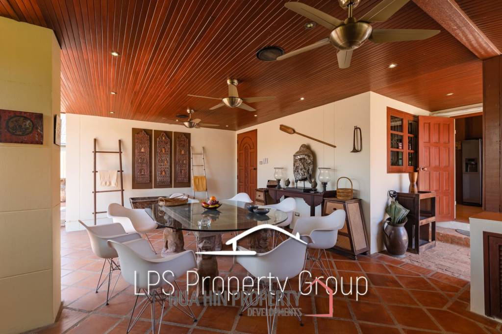 City Center 6 Bedroom Private Pool Villa For Sale on 1 Rai Land