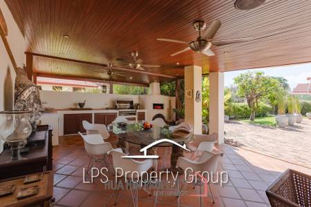 City Center 6 Bedroom Private Pool Villa For Sale on 1 Rai Land