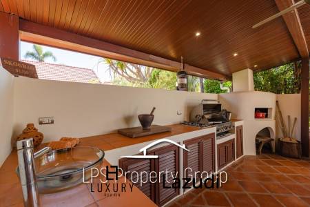 City Center 6 Bedroom Private Pool Villa For Sale on 1 Rai Land