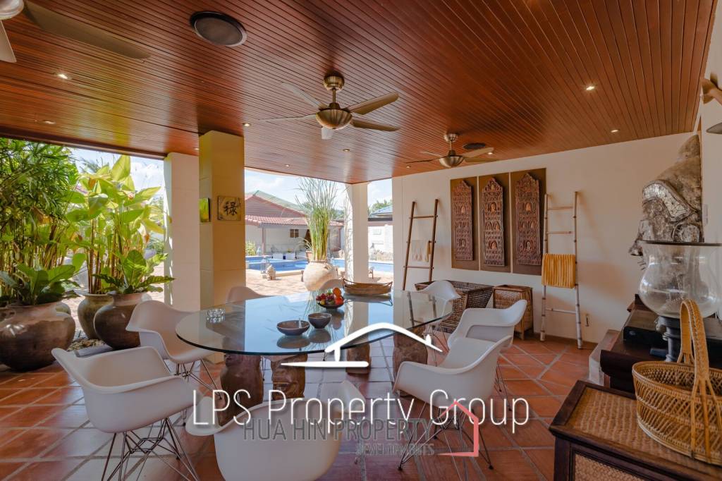 City Center 6 Bedroom Private Pool Villa For Sale on 1 Rai Land