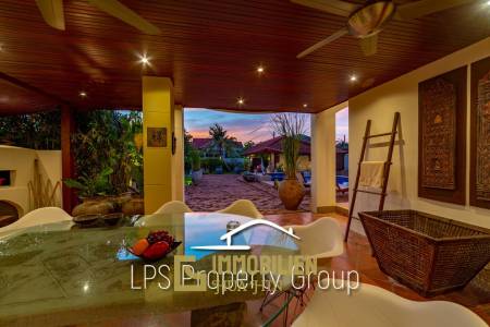 City Center 6 Bedroom Private Pool Villa For Sale on 1 Rai Land