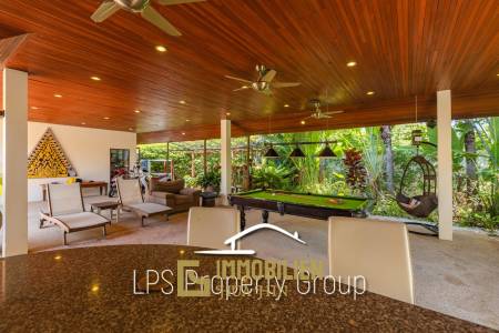City Center 6 Bedroom Private Pool Villa For Sale on 1 Rai Land