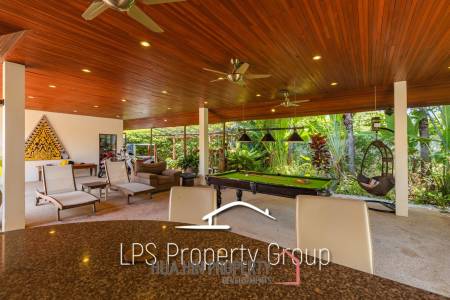 City Center 6 Bedroom Private Pool Villa For Sale on 1 Rai Land