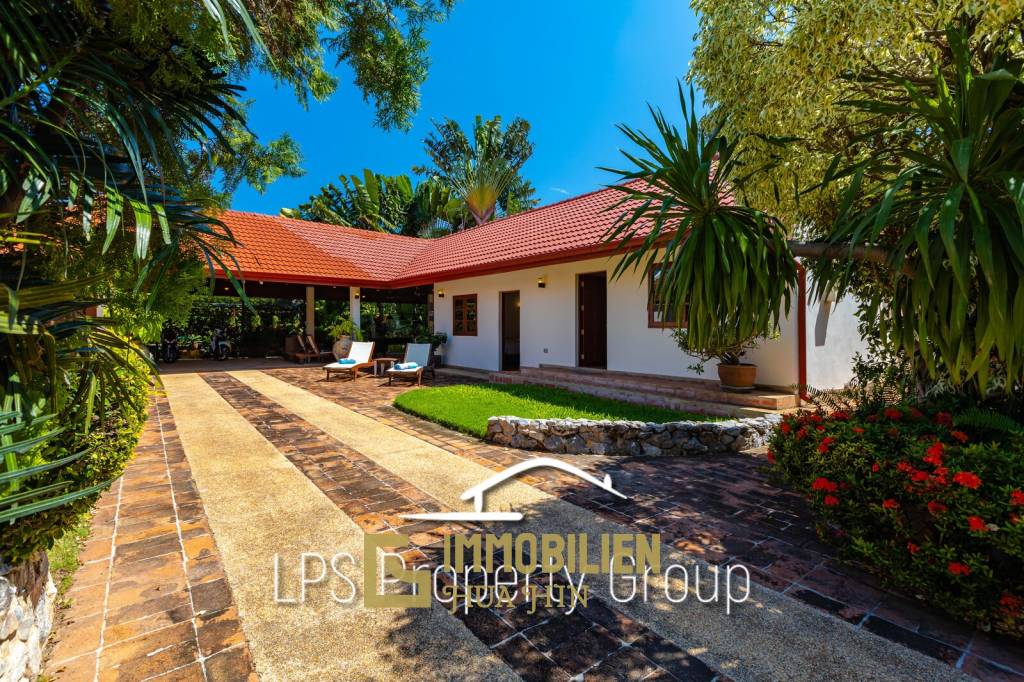 City Center 6 Bedroom Private Pool Villa For Sale on 1 Rai Land