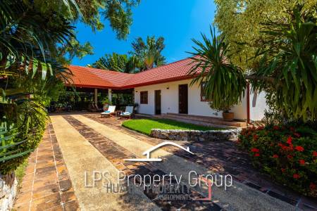 City Center 6 Bedroom Private Pool Villa For Sale on 1 Rai Land