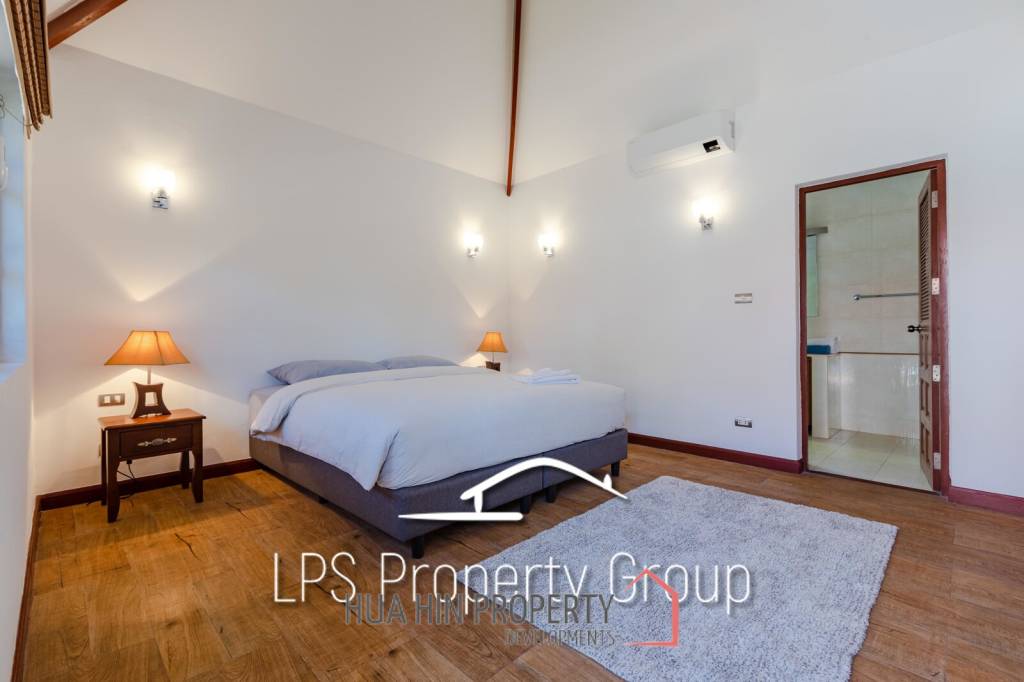 City Center 6 Bedroom Private Pool Villa For Sale on 1 Rai Land