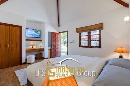 City Center 6 Bedroom Private Pool Villa For Sale on 1 Rai Land