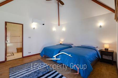 City Center 6 Bedroom Private Pool Villa For Sale on 1 Rai Land