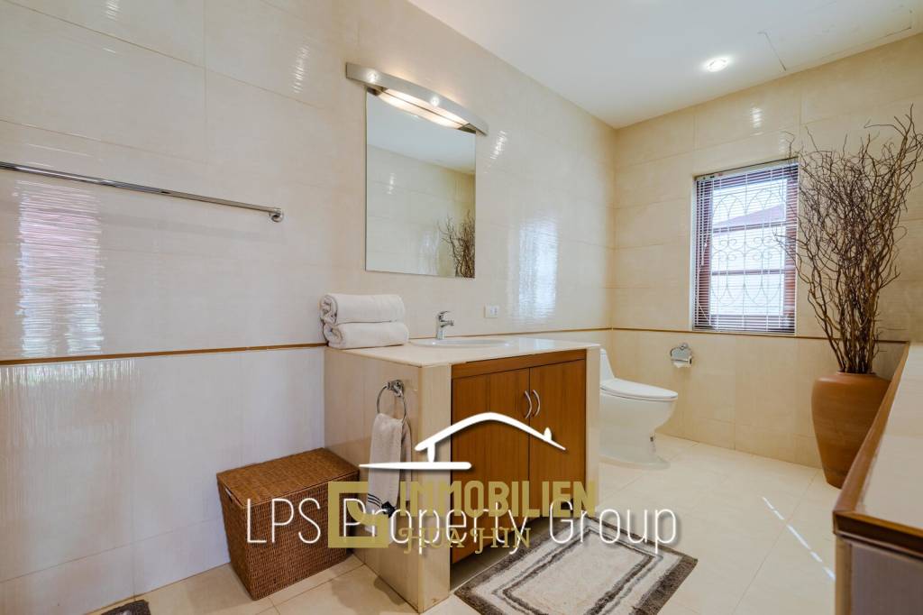 City Center 6 Bedroom Private Pool Villa For Sale on 1 Rai Land