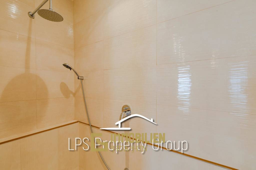 City Center 6 Bedroom Private Pool Villa For Sale on 1 Rai Land