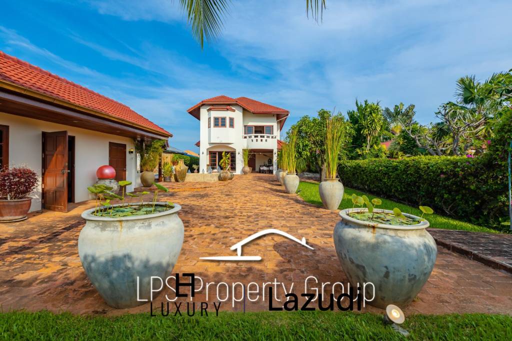 City Center 6 Bedroom Private Pool Villa For Sale on 1 Rai Land