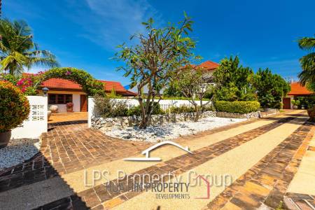 City Center 6 Bedroom Private Pool Villa For Sale on 1 Rai Land