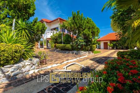 City Center 6 Bedroom Private Pool Villa For Sale on 1 Rai Land