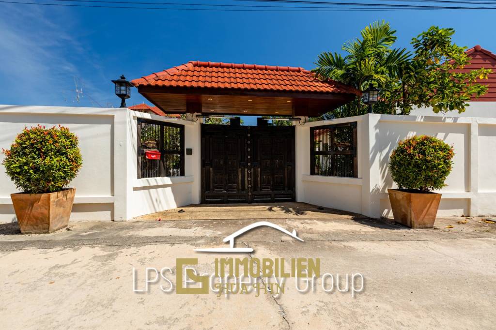 City Center 6 Bedroom Private Pool Villa For Sale on 1 Rai Land