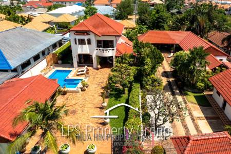 City Center 6 Bedroom Private Pool Villa For Sale on 1 Rai Land