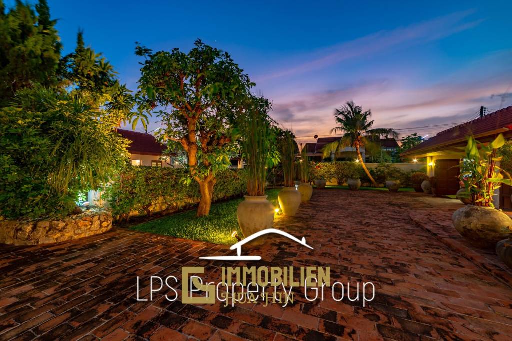 City Center 6 Bedroom Private Pool Villa For Sale on 1 Rai Land