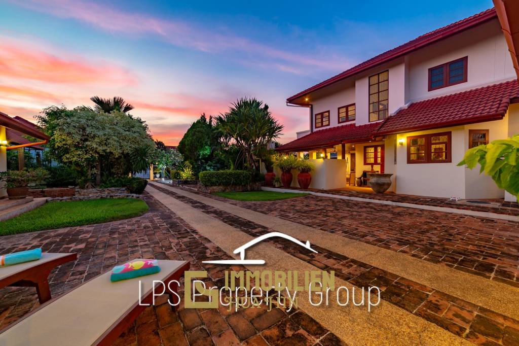 City Center 6 Bedroom Private Pool Villa For Sale on 1 Rai Land