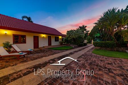 City Center 6 Bedroom Private Pool Villa For Sale on 1 Rai Land