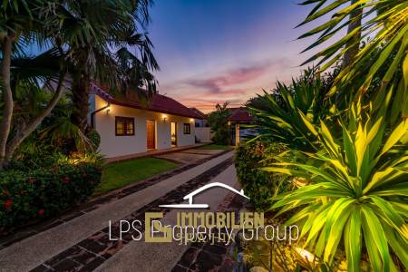 City Center 6 Bedroom Private Pool Villa For Sale on 1 Rai Land