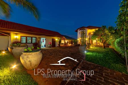 City Center 6 Bedroom Private Pool Villa For Sale on 1 Rai Land
