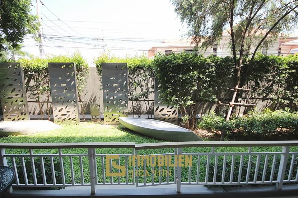 Autumn Condominium: 1 Schlafzimmer-Eigentumswohnung im Erdgeschoss mit Gartenblick