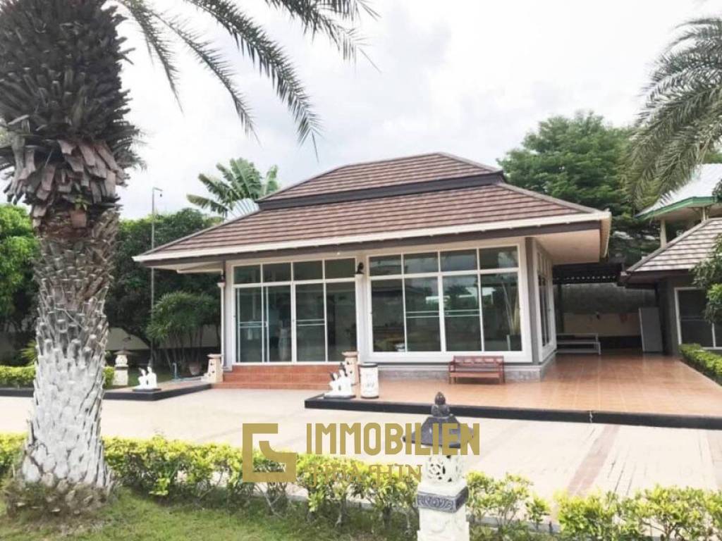 Palm Hils Golf Course: 2 Story 4 Bedroom Pool Villa