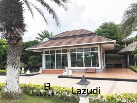 Palm Hils Golf Course: 2 Story 4 Bedroom Pool Villa