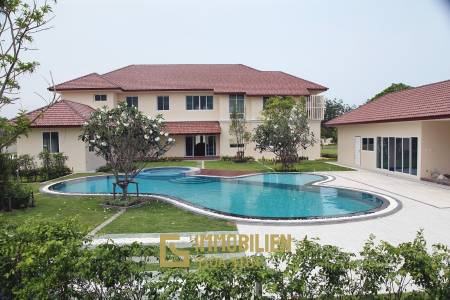 Luxury Two Story Mansion In Cha Am