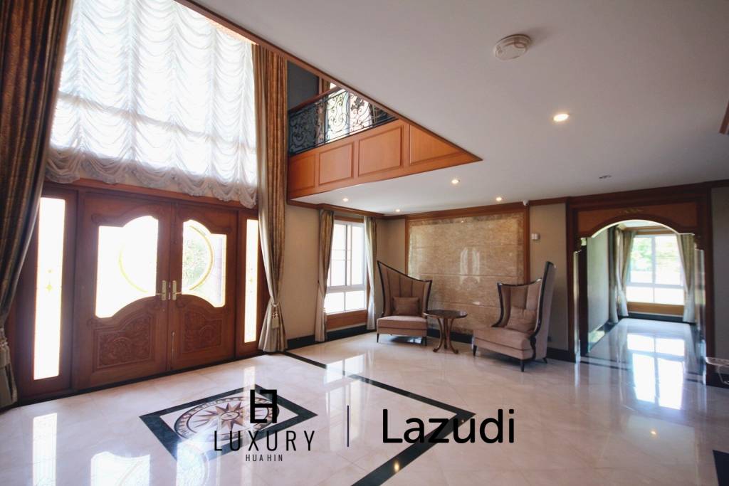 Luxury Two Story Mansion In Cha Am