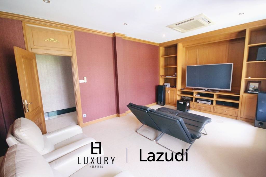 Luxury Two Story Mansion In Cha Am