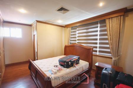 Luxury Two Story Mansion In Cha Am