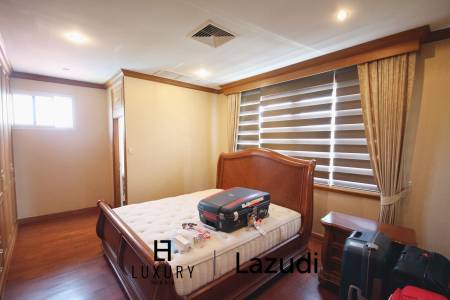 Luxury Two Story Mansion In Cha Am