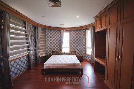 Luxury Two Story Mansion In Cha Am