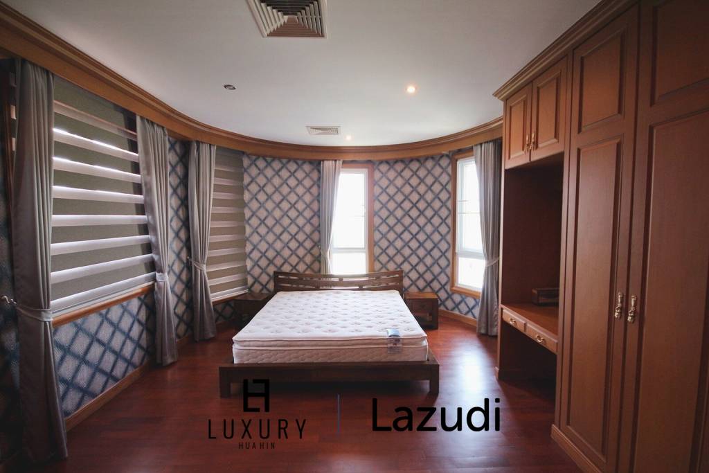 Luxury Two Story Mansion In Cha Am