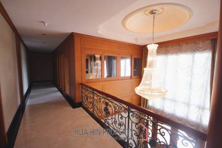 Luxury Two Story Mansion In Cha Am