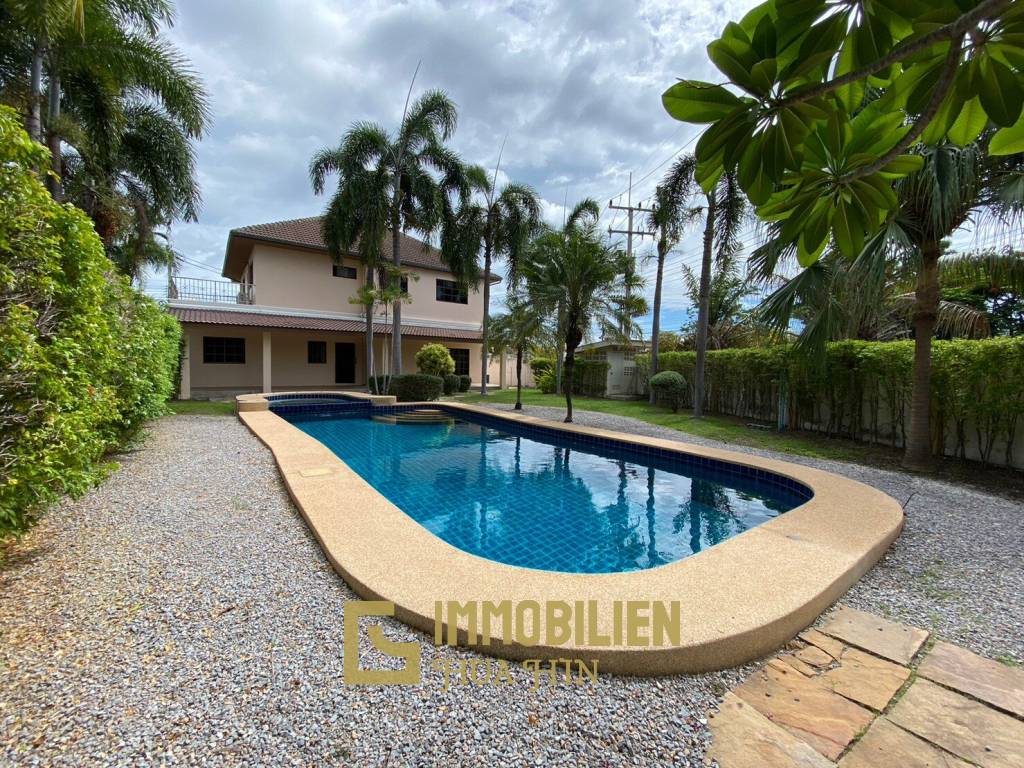 Sunset Village: Einstöckige Pool Villa mit 3 Schlafzimmern und Büro in Bor Fai