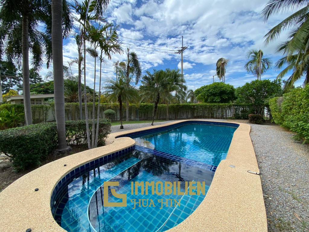 Sunset Village: Einstöckige Pool Villa mit 3 Schlafzimmern und Büro in Bor Fai
