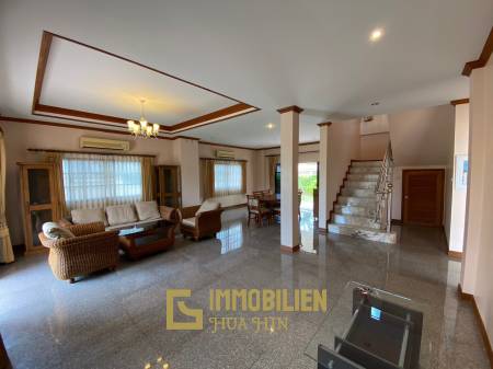 Sunset Village: Einstöckige Pool Villa mit 3 Schlafzimmern und Büro in Bor Fai