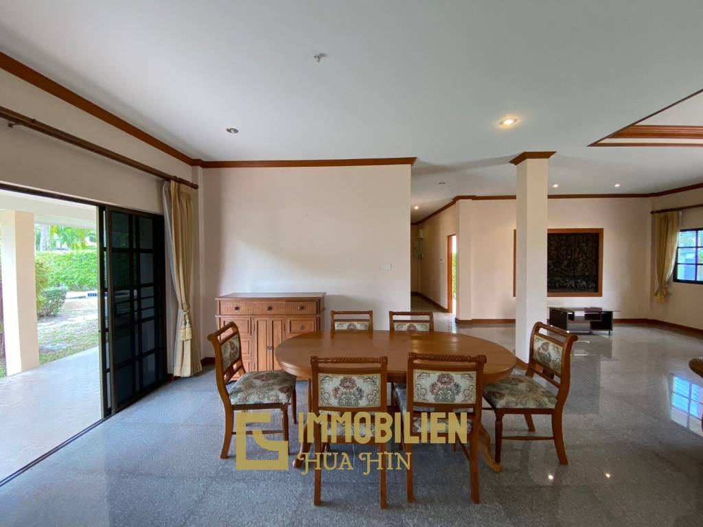 Sunset Village: Einstöckige Pool Villa mit 3 Schlafzimmern und Büro in Bor Fai