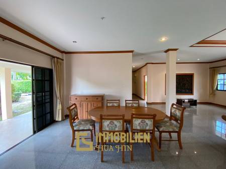 Sunset Village: Einstöckige Pool Villa mit 3 Schlafzimmern und Büro in Bor Fai