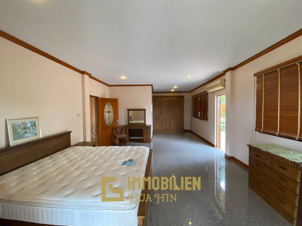 Sunset Village: Einstöckige Pool Villa mit 3 Schlafzimmern und Büro in Bor Fai