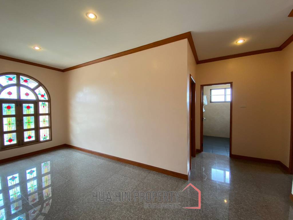 2 Story 3 Bedroom Pool Villa with Office In Bor Fai