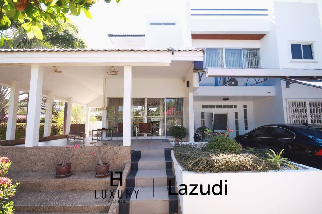 Villa mit 3 Schlafzimmern im Stadtzentrum, nur wenige Schritte vom Strand entfernt